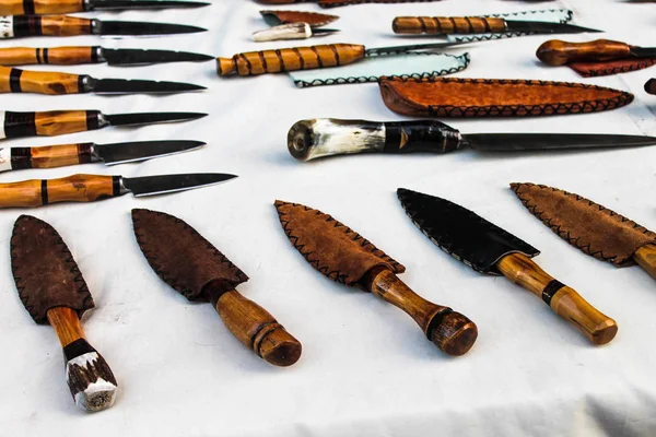 Bıçaklar Arka Plan Nesneleri Tablosu