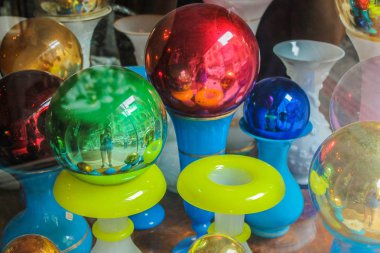 Renkli Lambalar Retro Dekorasyon