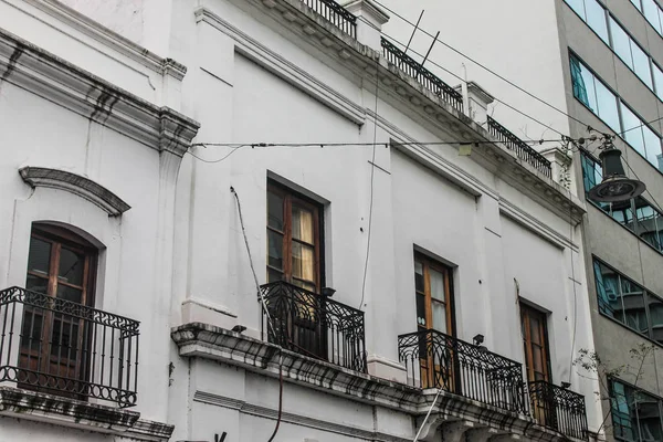 Vintage Edificio Fachada Exterior —  Fotos de Stock