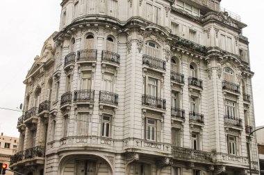 Vintage Binası Ayrıntılı Pencereleri