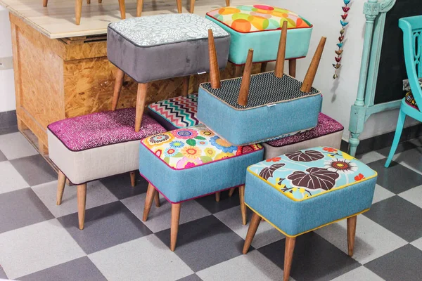 Renkli Vintage Mobilya Tasarımı