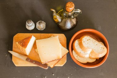 Zeytinyağı Aperitif ve Peynir