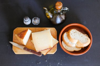 Zeytinyağı Aperitif ve Peynir