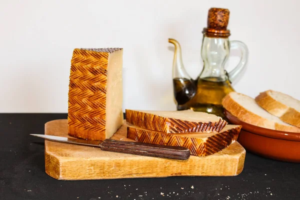 Zeytinyağı Aperitif ve Peynir