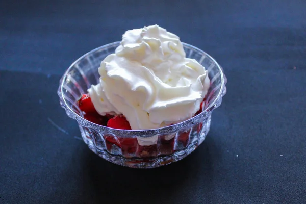 Krem Çilek Detaylı Gıda