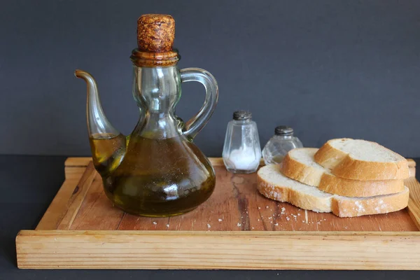 Olijfolie Brood Donker Voedsel — Stockfoto