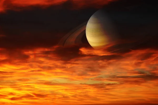 Сатурн Назад Закат Горячий Красный Оранжевый Облако Концепция Сатурн Вблизи — стоковое фото