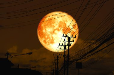 Süper tam kan ay sırt siluet güç elektrik hattı, Nasa tarafından döşenmiş bu görüntü unsurları