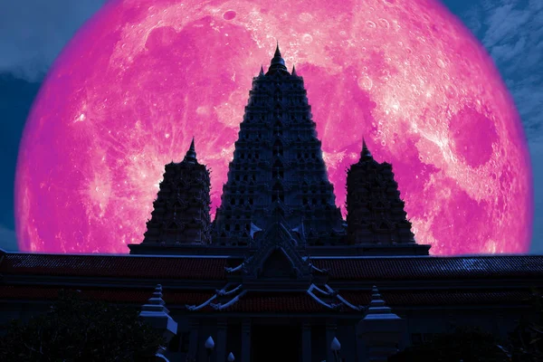 Lună Plină Sânge Înapoi Siluetă Triplă Pagodă Cerul Nopții Elemente — Fotografie, imagine de stoc
