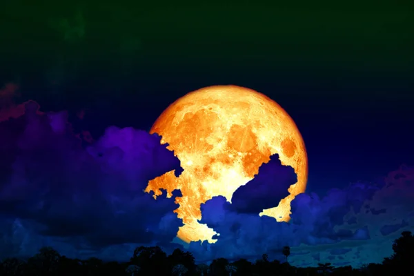 Σκουλήκι Πλήρες Φεγγάρι Πίσω Σιλουέτα Σύννεφο Στον Ουρανό Νύχτας Στοιχεία — Φωτογραφία Αρχείου