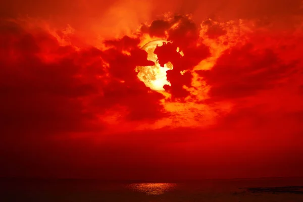 Super Luna Sangue Nuvola Rossa Sul Cielo Notturno Rosso Elementi — Foto Stock
