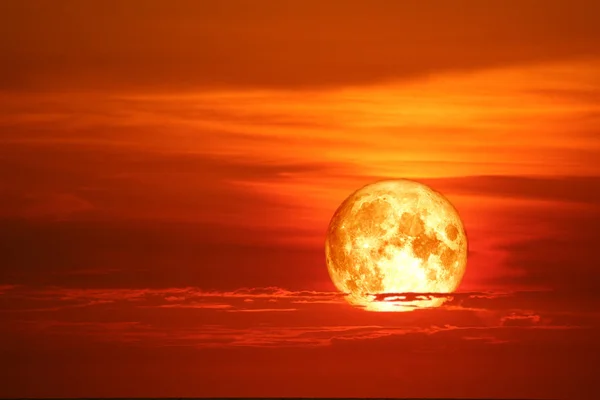 Sangre Luna Rojo Nube Rojo Naranja Cielo Rayo Alrededor Elementos —  Fotos de Stock