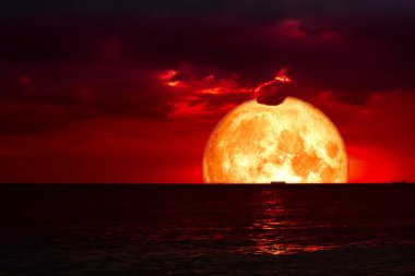 melez ayda gece deniz ve arka siluet kırmızı bulut, Nasa tarafından döşenmiş bu görüntü unsurları