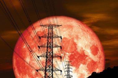 Süper kan ay sırt siluet elektrik elektrik direğinden ve gece kırmızı yığın bulut gökyüzü, Nasa tarafından döşenmiş bu görüntü unsurları üzerinde