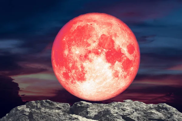Luna Llena Sangre Nuevo Sobre Piedra Roca Acantilado Elementos Esta — Foto de Stock