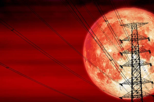 血液月亮剪影力量电极和电子线天空 这个图象的元素由美国宇航局提供 — 图库照片