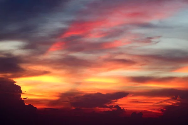 Nuvem Chama Eterna Céu Noturno Raio Última Luz Pôr Sol — Fotografia de Stock