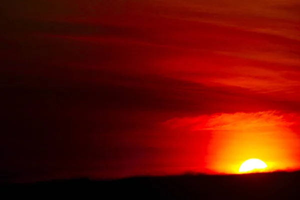 Nuages Brouillés Coucher Soleil Dans Ciel Tropical Orange Fond Nuageux — Photo