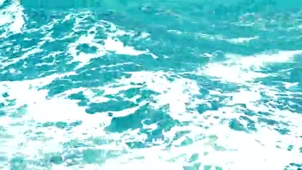 Burbujas Onda Cuando Conduce Barco Superficie Del Mar Agua Azul — Vídeo de stock