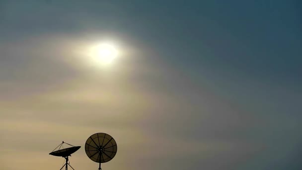 Time lapse sunset and two satellites on top of building — Stock Video