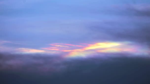 Raggio arcobaleno sulla nube tempesta superiore trasformarsi da tempo del vento lapse — Video Stock