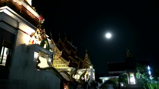 Noc świątyni w dniu Vesak — Wideo stockowe