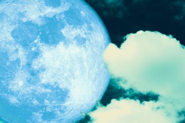 gece gökyüzünde siluet bulut geri mavi çilek ay