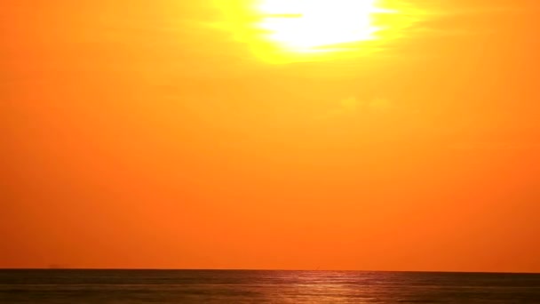 Tramonto indietro arancio e luce posteriore e colore rosso della nuvola — Video Stock