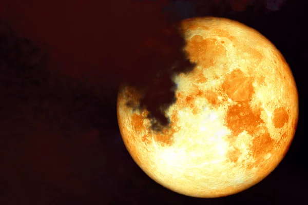 Luna de esturión roja de vuelta en la silueta nube en el cielo puesta del sol —  Fotos de Stock