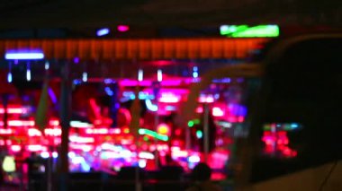 Caddenin yakınındaki pub barın gece hayatı turistleri cezbediyor