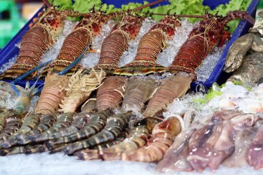 Sokak gıda taze ıstakoz ve deniz ürünleri Tayland görülebilir