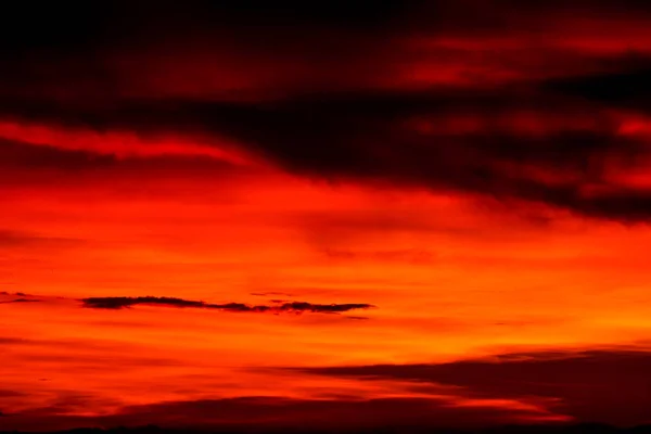 Sunset on last light sky silhouette cloud in evening — Stock Photo, Image