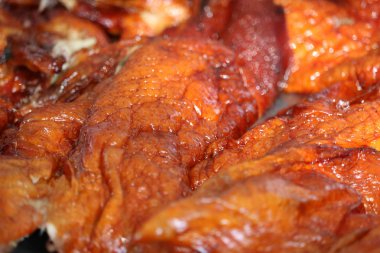 Pirinç ile sos kırmızı domuz kahvaltı öğle ve akşam yemeği olarak servis