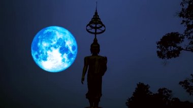 dolum mavihasat ay gece gökyüzü ve siluet buda hareket
