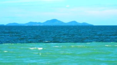 Deniz suyu fenomeni, zıt yönlerden akan tatlı suya bağlıdır.