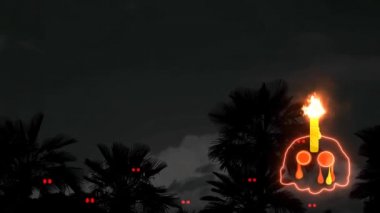 Rüzgar eserken ve gece mezarlığında kafatasları daha çok ağlarken alevler gittikçe güçleniyordu.