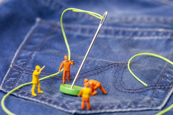 Concepto Para Industria Moda Trabajadores Miniatura Textura Mezclilla Cerca — Foto de Stock