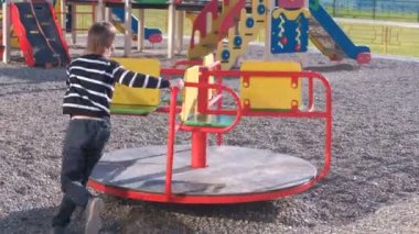 7 yaş çocuk oyun atlıkarınca iplik.