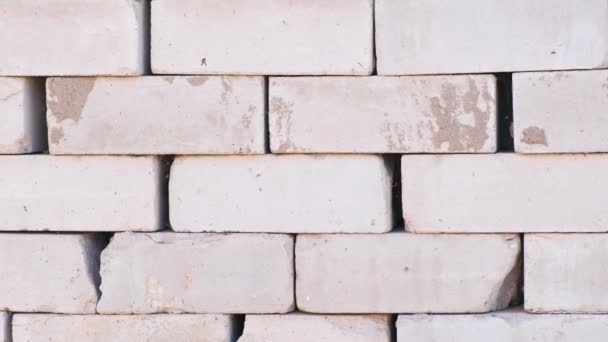 Pallet of bricks close-up. — Stock Video