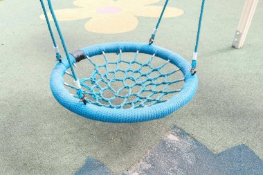 Bahçesi Açık mavi boş perdeli hızıyla.