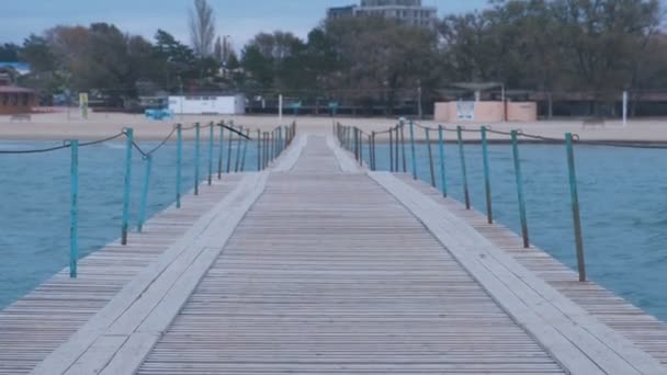 Vista Desde Muelle Del Mar Hasta Ciudad Costera Playa Arena — Vídeos de Stock
