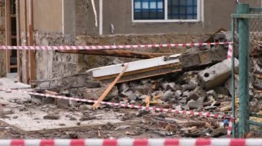 Apartman felaketinden sonra yok.