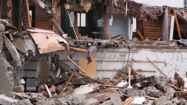 Destruyó el edificio de apartamentos después del desastre . — Vídeos de Stock