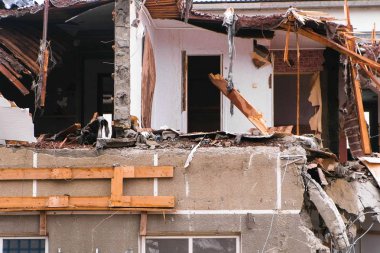 Apartman felaketinden sonra yok.
