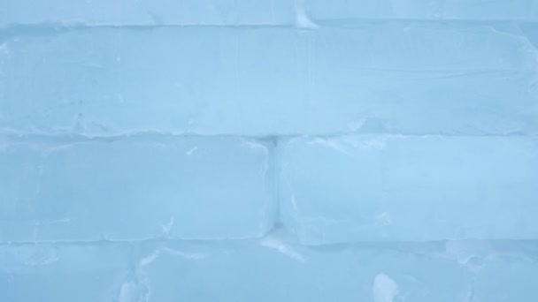 Texture de mur de briques de glace en utilisant comme arrière-plan, vue rapprochée . — Video