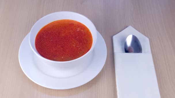 Prawn soup with mushrooms,Tom Yam Kung, thai food on wooden table, side view. — Stock Footage Prawn soup with mushrooms,Tom Yam Kung, thai food on wooden table, side view. Stock Footage