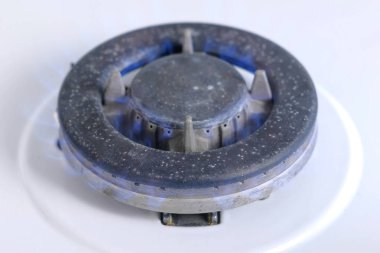 Ocağın gaz Ocak açma. Mutfak yazıcı açma.