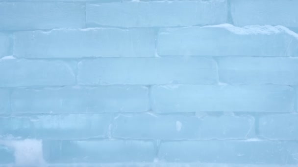 Textura de la pared de ladrillo de hielo utilizando como fondo, vista de cerca . — Vídeo de stock