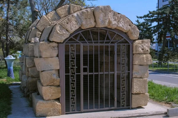 Ancient Greek monument Crypt Geroon in Russia, Anapa. — Stock Photo, Image