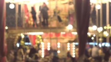 Atlıkarınca Noel Fuarı'nda. Yakın çekim görünümü, bulanıklık.